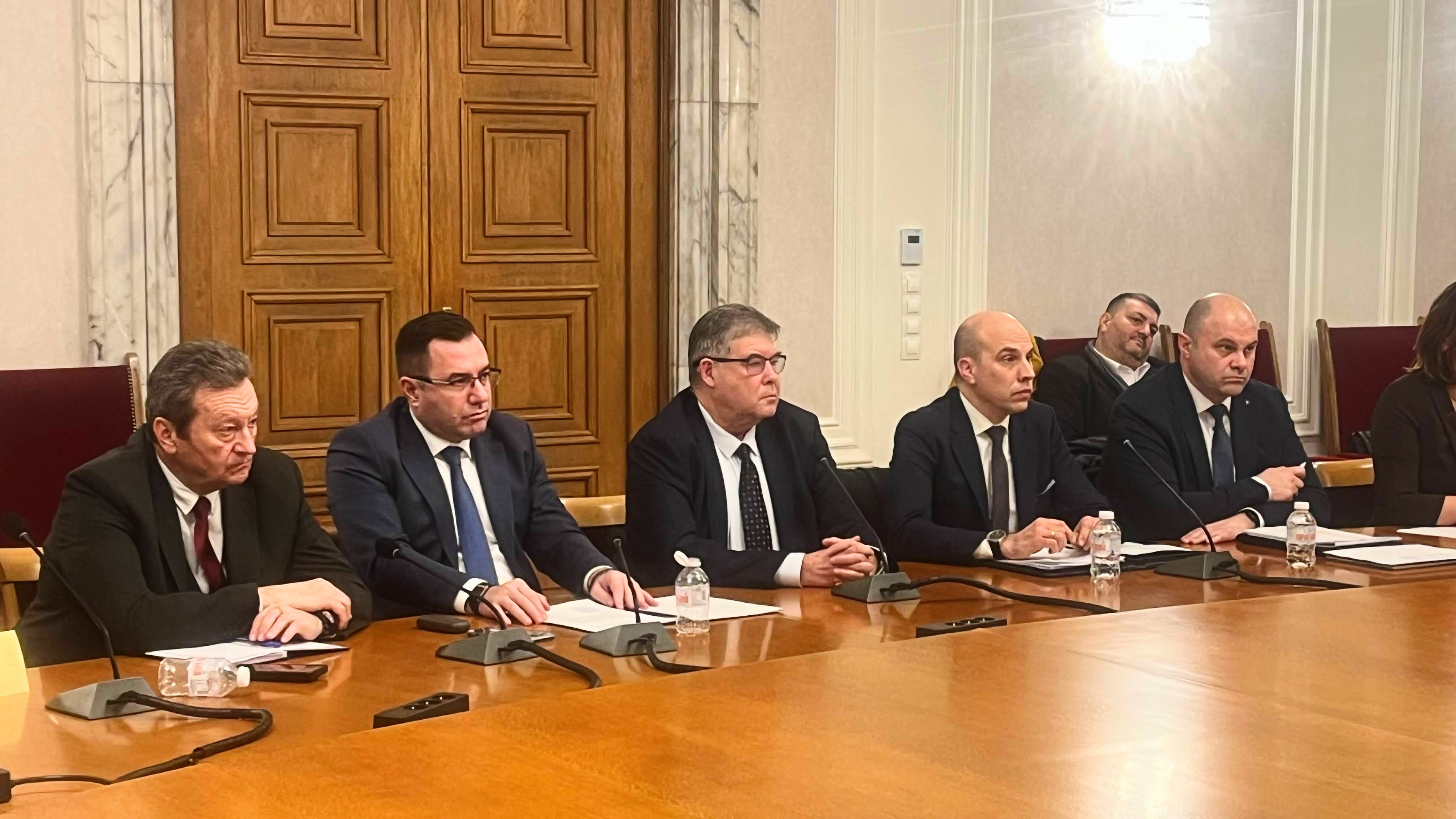 ПЛАМЕН МЛАДЕНОВСКИ, КЕВР :  &bdquo;РАБОТИМ АКТИВНО ПО ВСИЧКИ ПОЛУЧЕНИ ЖАЛБИ, ЗА ДА УСТАНОВИМ ПРИЧИНИТЕ ЗА ВИСОКИ СМЕТКИ ЗА ЕЛЕКТРОЕНЕРГИЯ&ldquo;  