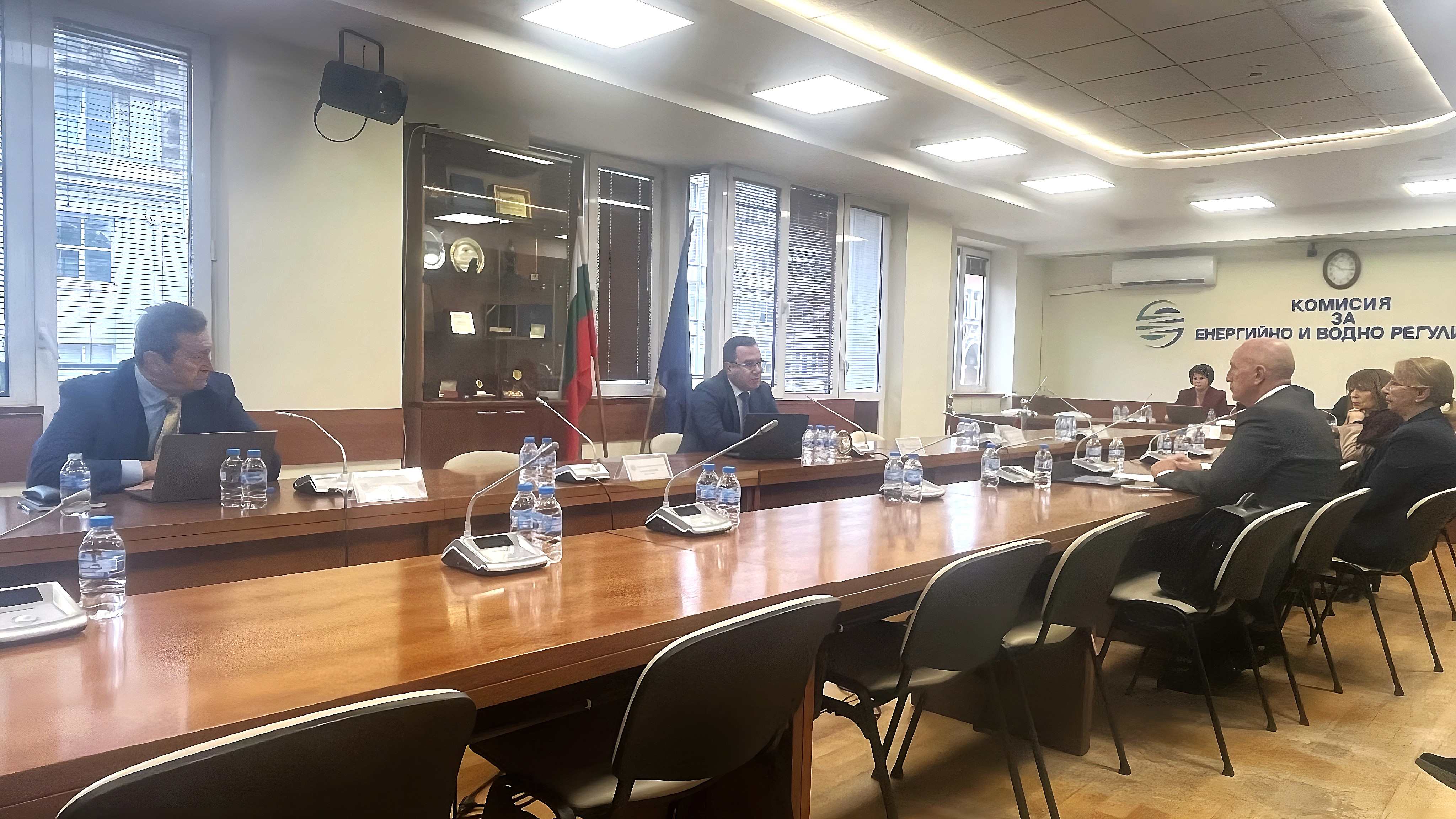  ПЛАМЕН МЛАДЕНОВСКИ : &bdquo; КЪМ СЕГАШНИЯ МОМЕНТ РЕГУЛАТОРНИТЕ МЕХАНИЗМИ НА КЕВР НИ ДАВАТ ВЪЗМОЖНОСТ ДА ЗАПАЗИМ ЦЕНИТЕ НА ПАРНОТО И ЕЛЕКТРОЕНЕРГИЯТА ЗА БИТОВИТЕ ПОТРЕБИТЕЛИ СЛЕД 1 ЯНУАРИ 2027 Г. 